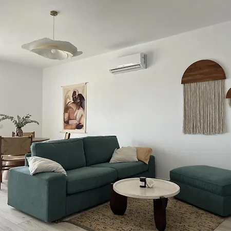 5th Element Espartal Apartment