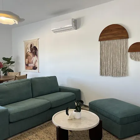 5th Element Espartal Apartment